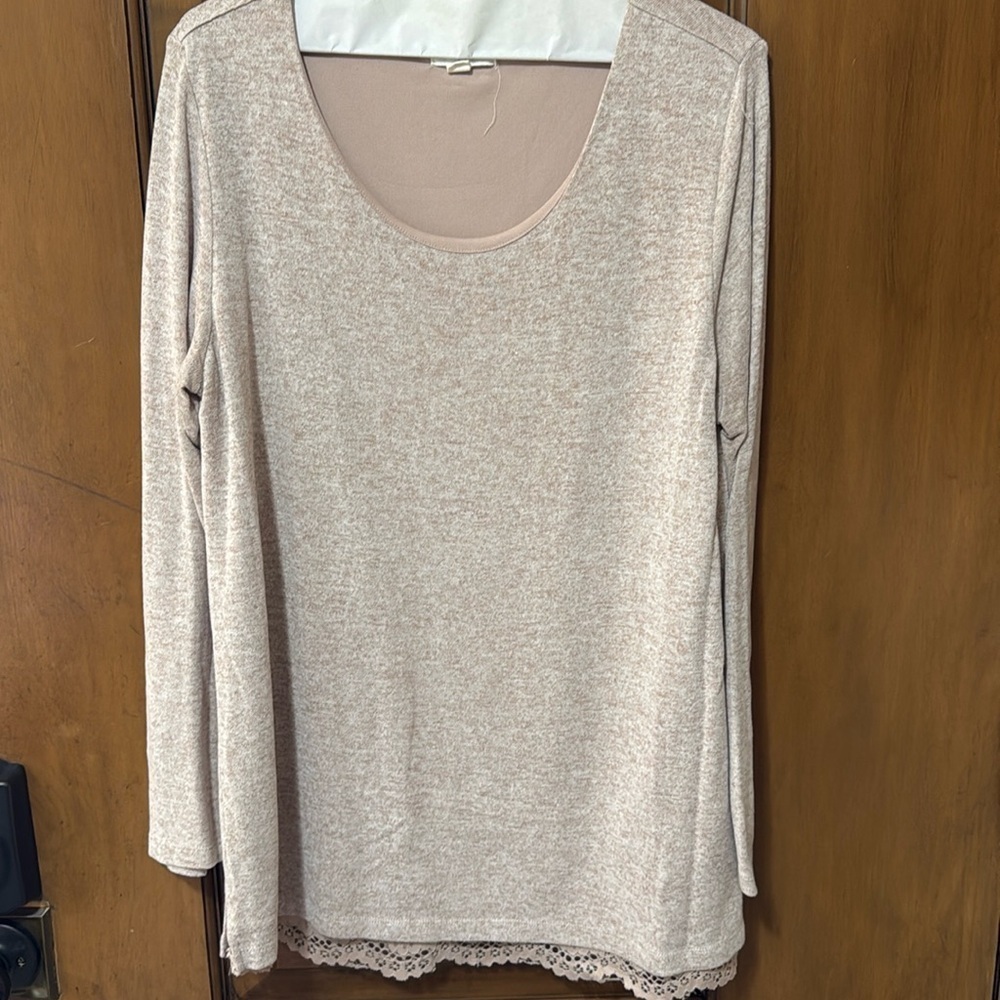 Tribal jeans mauve sz L l/s top. Boutique